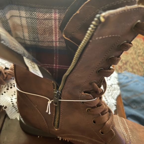 Brand new with tags Bongo combat style boots brand new with tags. - Picture 6 of 8